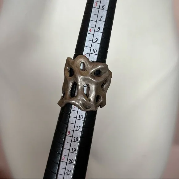 Vintage Heavy sterling silver Brutalist Rustic Goth Mobwife thick Wide Band - Picture 8 of 17